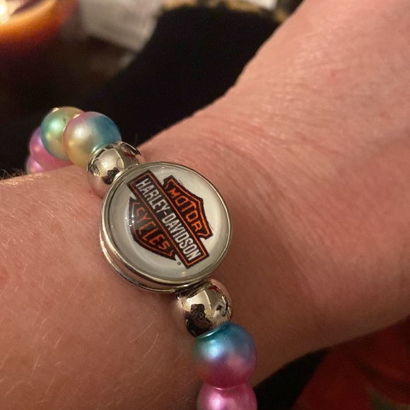 - HD Rainbow Beaded Bracelet - Picture 2 of 5